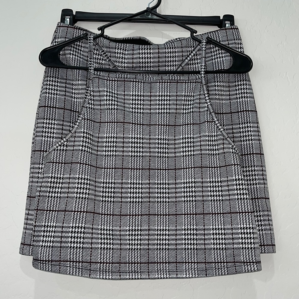 Skirt and top set by Divided